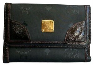 mcm medium wallet