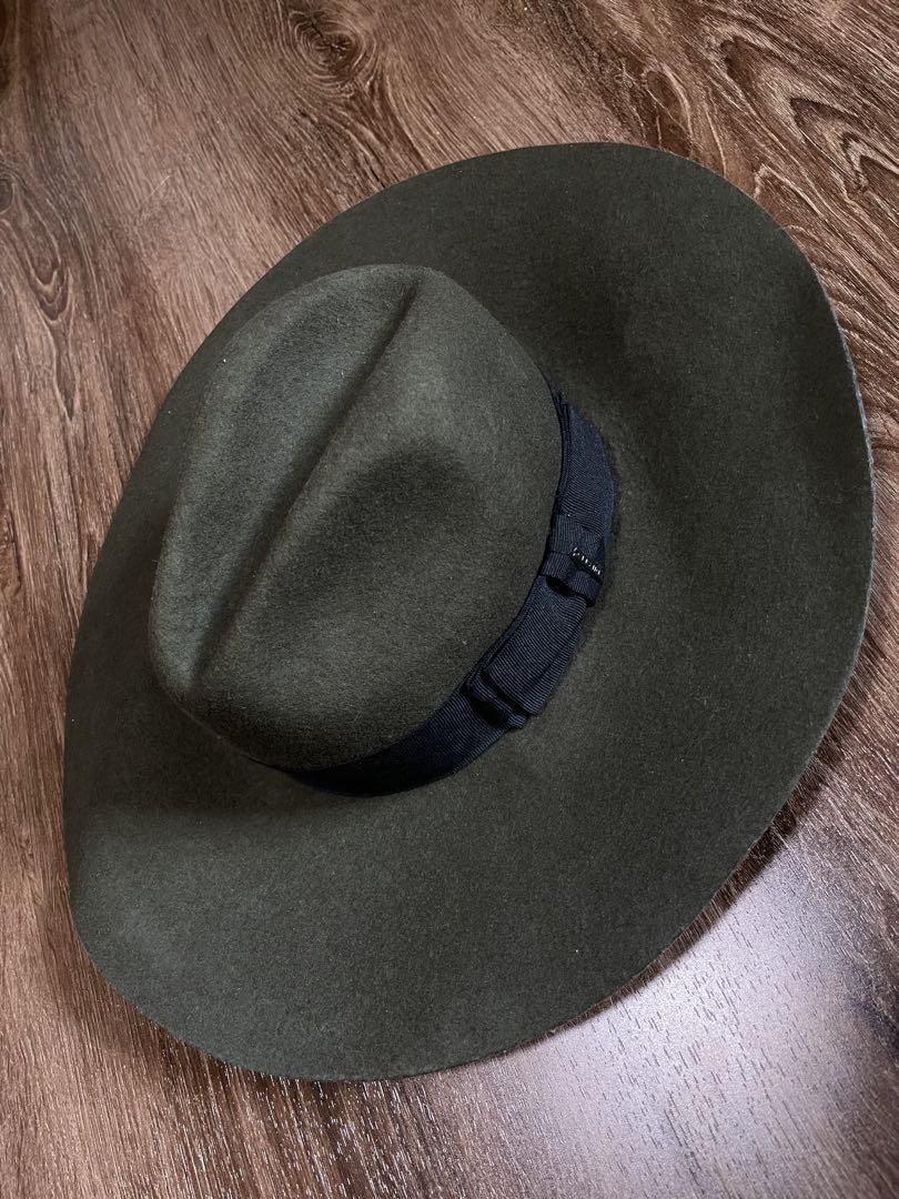 Diesel Men All Hat 4 Piece Set Good condition Luxury Elegant Diesel Men All Hat 4 Piece Set Good condition Luxury Elegant