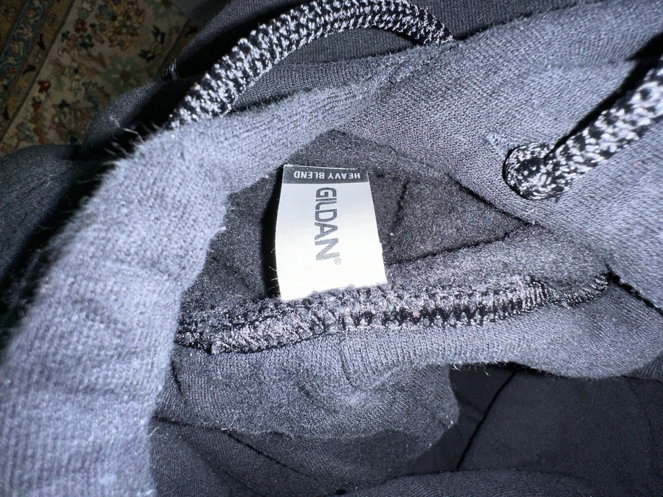 Gildan mens XXL black long sleeve Boston Bruins Feed the Bear Hoodie sweatshirt - Image 4 of 4