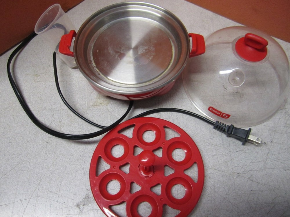 Dash Rapid Egg Cooker - 6 Egg Electric Cooker in Red Dash Rapid Egg Cooker - 6 Egg Electric Cooker in Red
