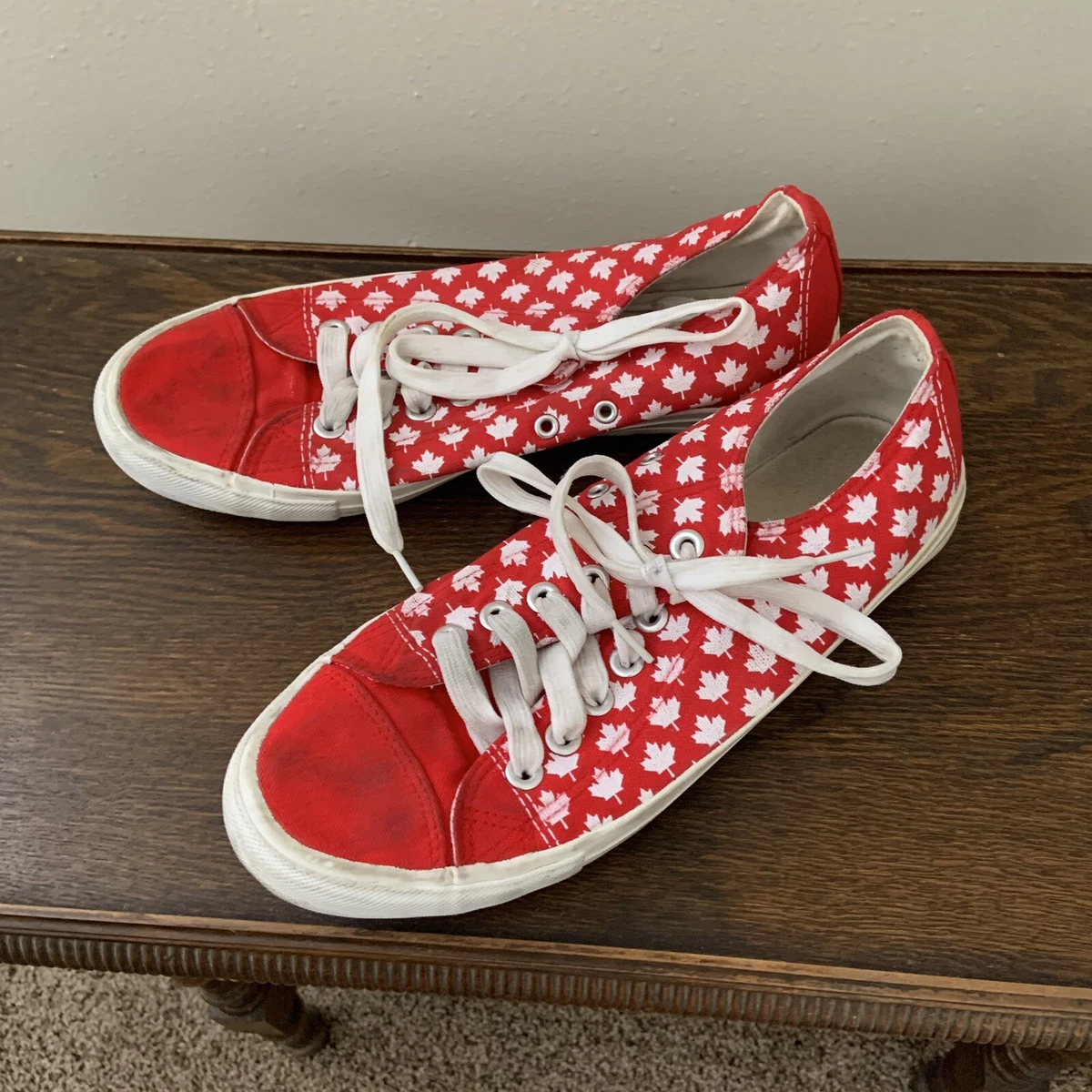 Canada Red White Maple Print Leaf Sneakers Men s Size 8 or Women s Size 10