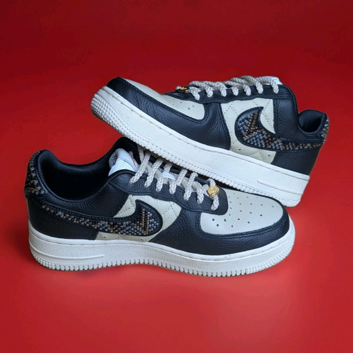 Preços baixos em Nike Premium Goods x Air Force 1 SP The Sophia W