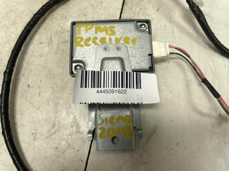 2007 TOYOTA SIENNA XLE TPMS RECEIVER OEM+ - Image 2 of 4