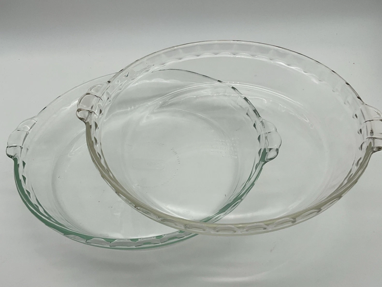 Set of 2 Pyrex #229 Pie Dishes 9.5” X 23cm Scalloped Edge With Handles USA