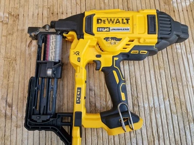 DEWALT DCFS950 18V Zauntacker gewartet nacktes Gerät - Bild 1 von 4