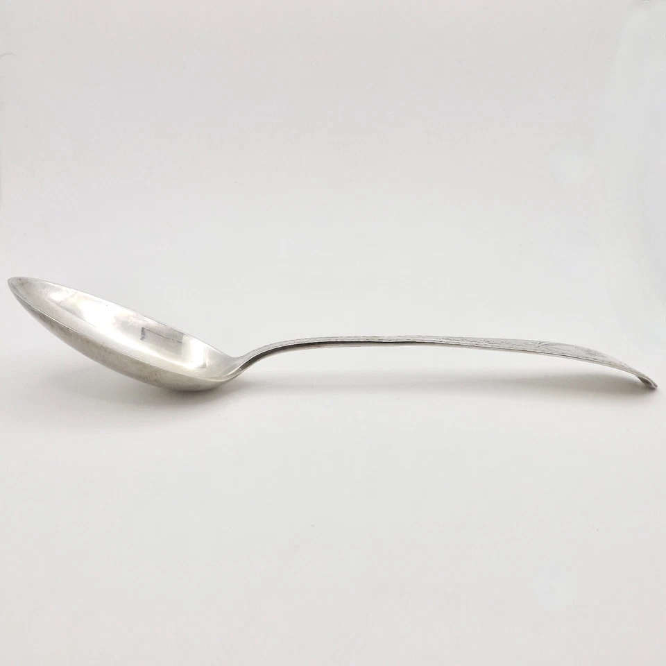 Antigua cuchara para servir grabada Reina Ana de plata esterlina Tiffany Co 70 gr 8,5 pulgadas Foto 4 de 4