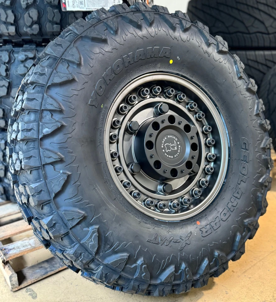 Ruedas Rhino Armory 17" negras neumáticos Yokohama MT 8x6,5 GMC Sierra 2500 3500 Foto 2 de 4