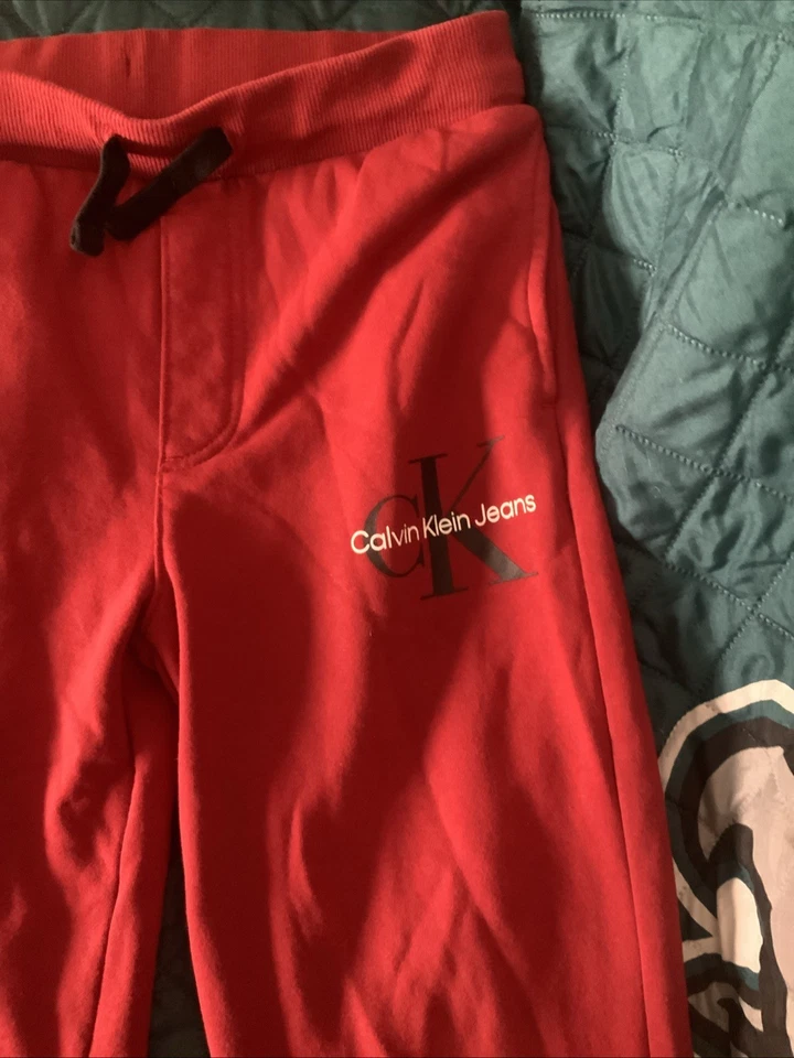 Niños 14-16 grandes. Pantalones deportivos Calvin Klein pierna recta color rojo Foto 3 de 4