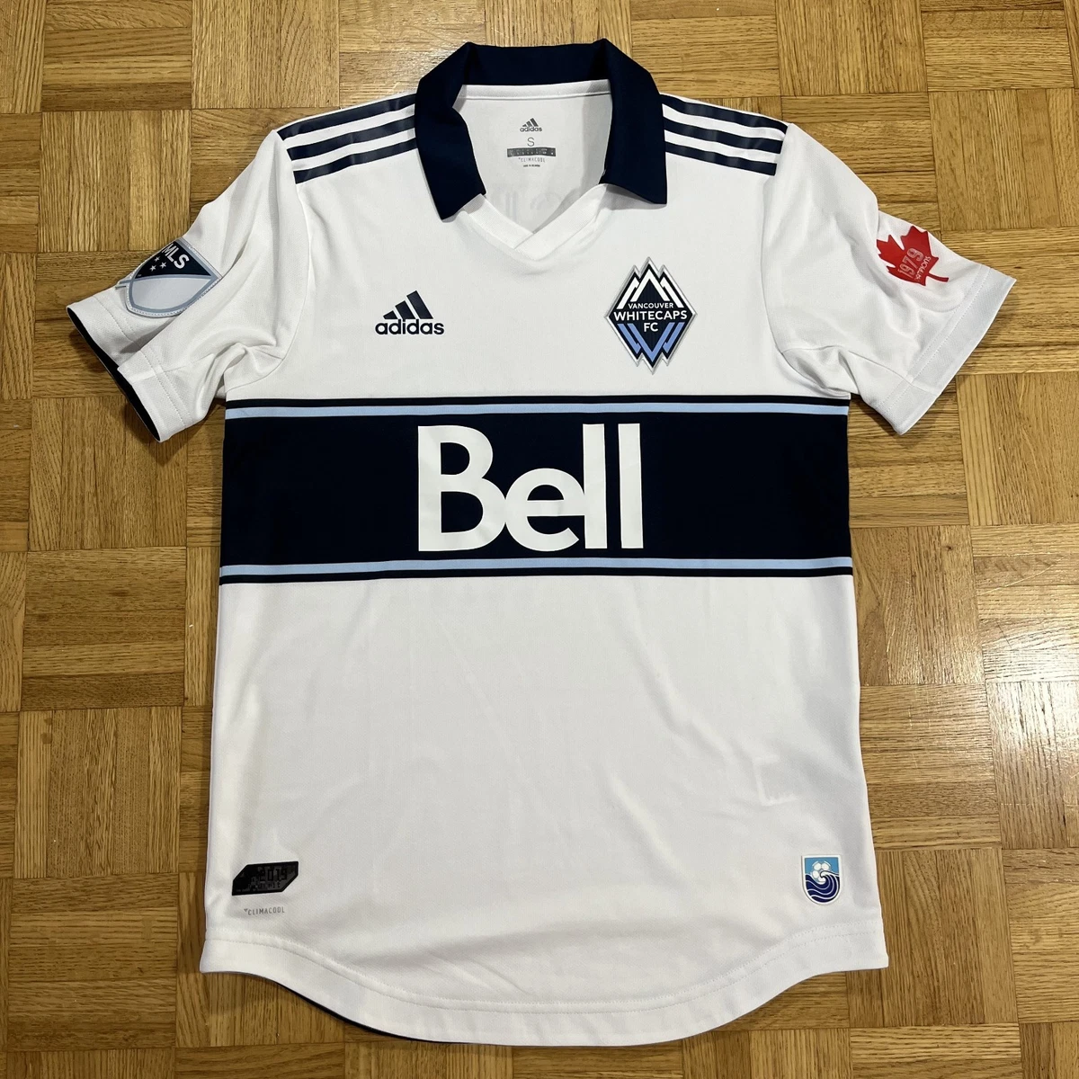 【新品】Vancouver Whitecaps FC  Preços baixos em Vancouver Whitecaps FC Branco Camisas de Times