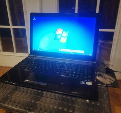 ASUS U50A Vintage Laptop Windows 7 2.2ghz 3GB 250GB SSD 15.6