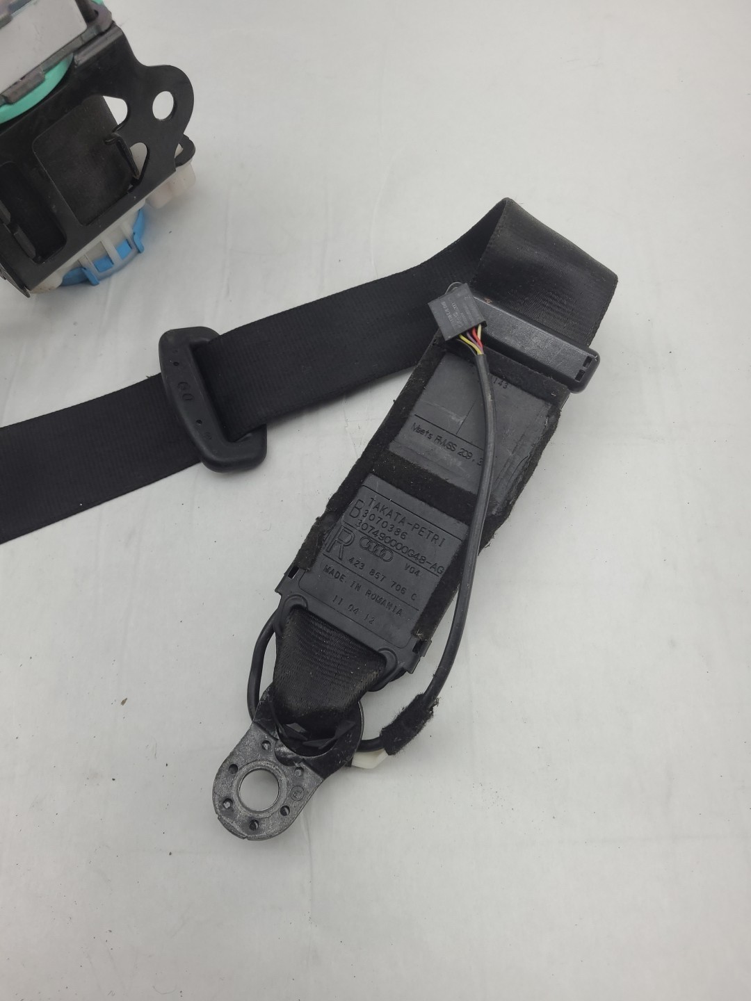 2014 AUDI R8 OEM  FRONT RIGHT SEAT BELT RETRACTOR OEM 423 857 706 C