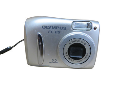 Olympus Digital Camera FE-115 5.0MP Silver - WORKING, LOOSE BATTERY COVER!
