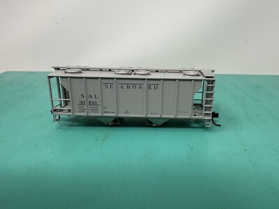 Atlas HO - PS2 Covered Hopper - Missing Trucks No Package - Seaboard