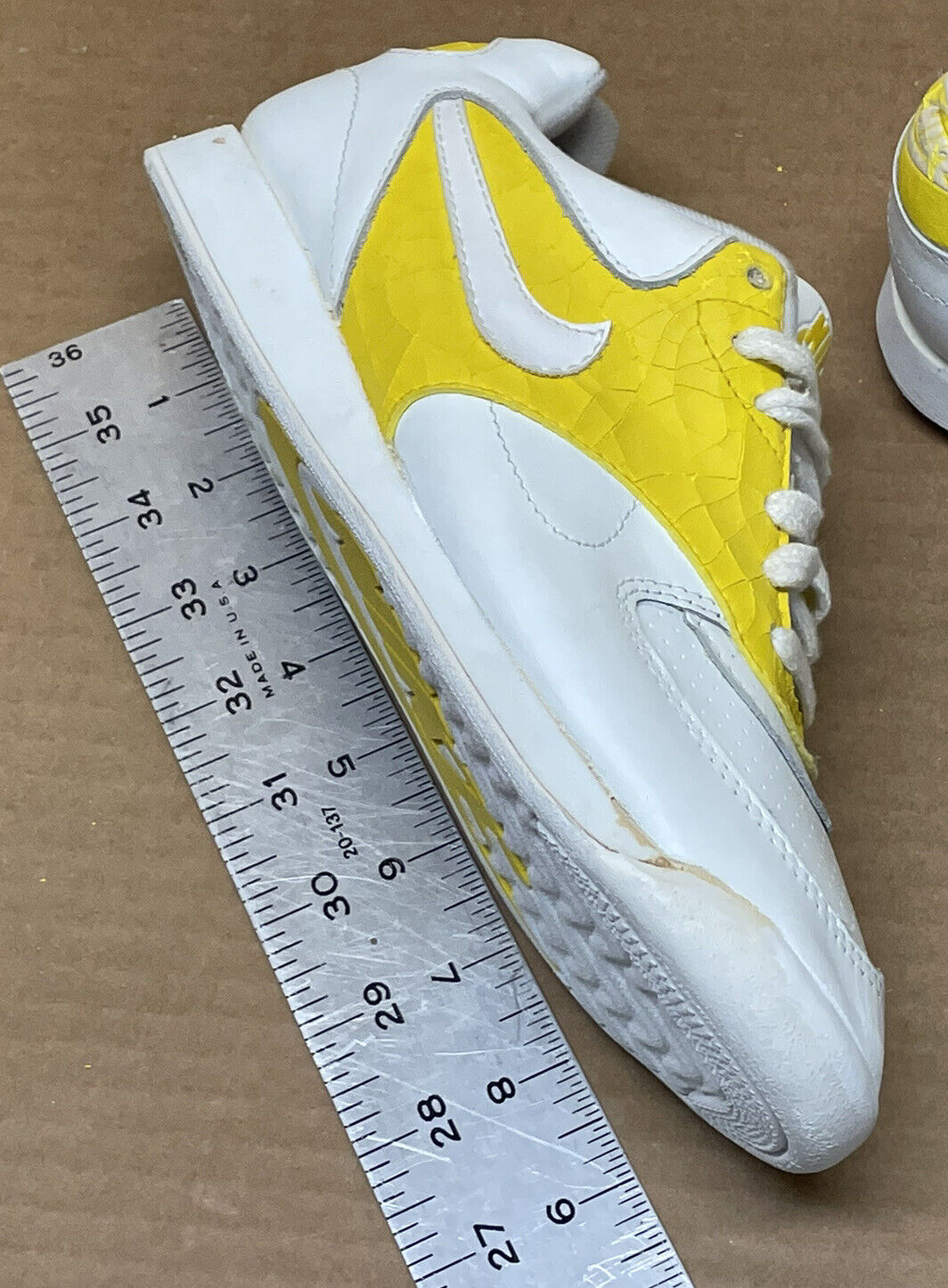 RARE Vintage Nike Shoes Sneakers Yellow White Mod… - image 17