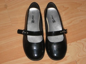 shiny black mary jane shoes