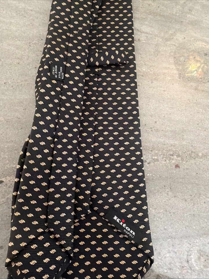 Corbata Kiton 7 pliegues negra usada 100 % seda Foto 2 de 3