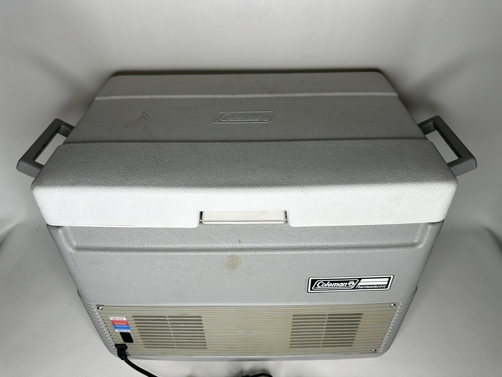 Coleman 5235 Thermoelectric Heater/Refrigerator 40qt Cooler DC Power eBay