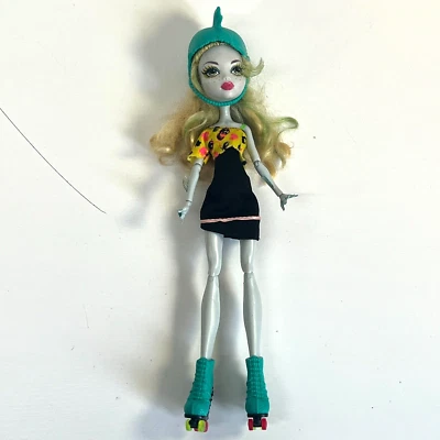 2008 Mattel Monster High - Lagoona Blue - Skultimate Roller Maze - Bild 1 von 4
