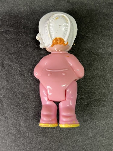 Vintage Fisher Price - Loving Family - Doll House - BABY GIRL Figure -3" tall - Picture 2 of 2