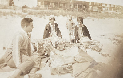 1920s Ladies Man Boy on Beach Scene Toys Open Suitcase Box Camera Photo P20c25