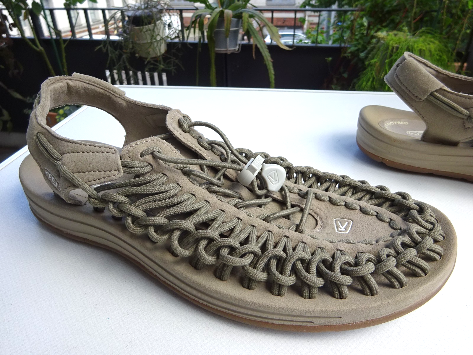 Scarpe Keen 1025169 Uneek tessuto beige talpa Germany taglia 42 (UK8) per nuove