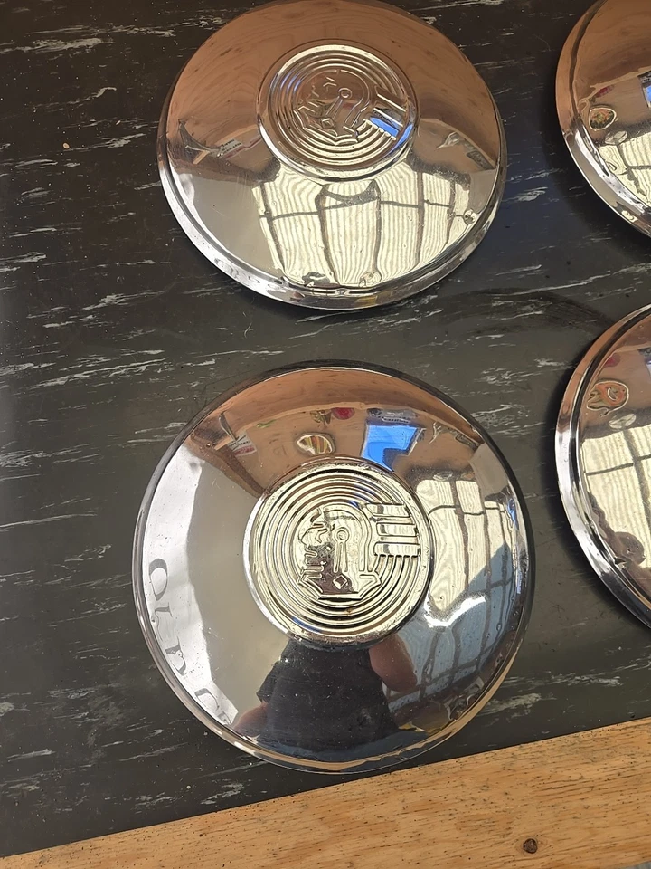 Juego de 4 tapacubos de plato para perros Pontiac Streamliner 1947-48 cupé/Star Chief OEM 4 10" Foto 3 de 4