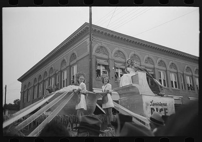 Photo:Louisiana Rice Parade Float Women Downtown 1930s FSA Historic Photo