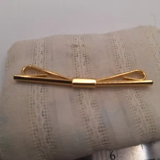 Straight Bar Gold Tone Collar Clip 2 1/4"