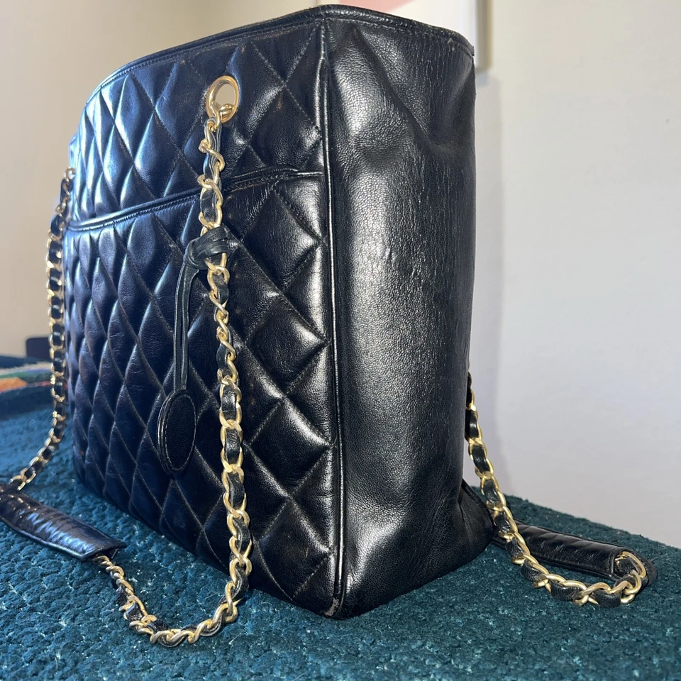 Chanel Black Lambskin Leather GHW Chain Tote Bag - Image 3 of 4