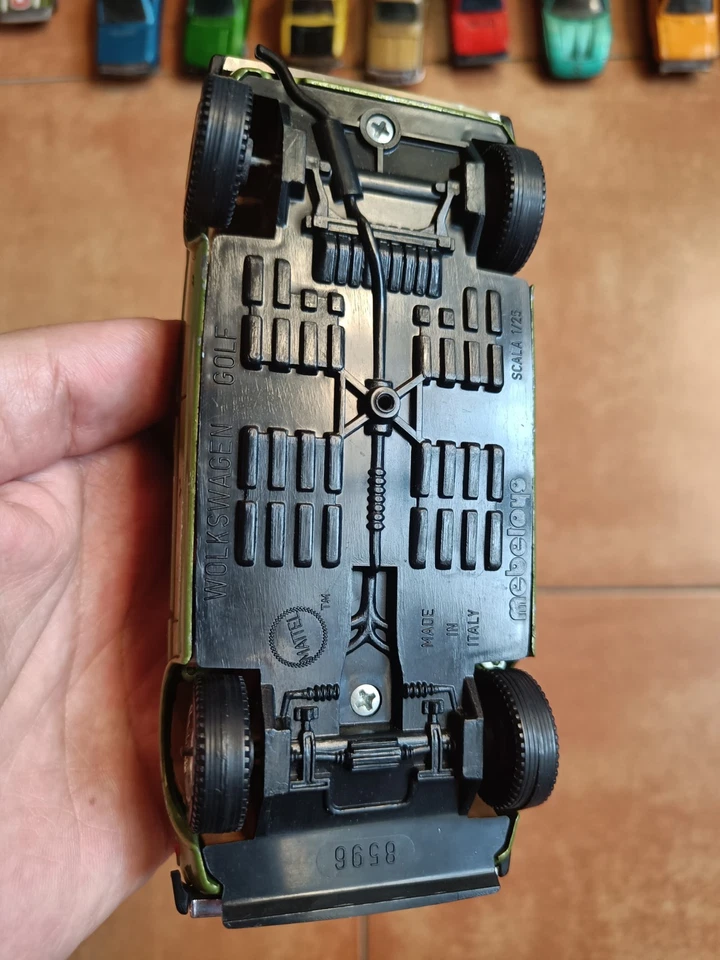 MEBETOYS Volkswagen Golf scala 1/25 Mattel buone condizioni colore verde - Immagine 3 di 4