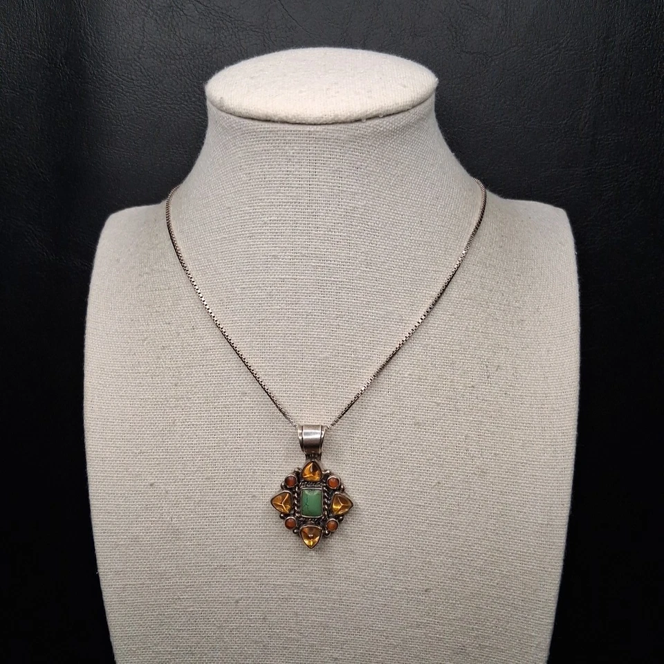 Collar de cadena colgante de piedras preciosas de plata esterlina 925. 16.689 Foto 2 de 4