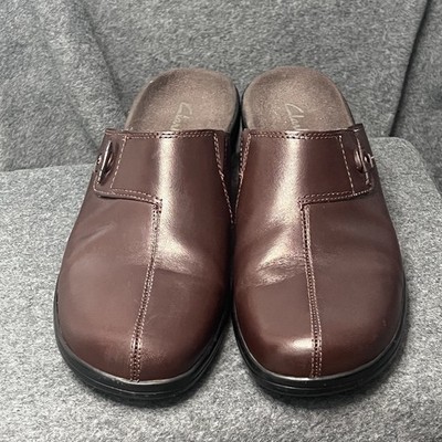 CLARKS  Brown Women s  Mules Shoes Leather Low Heel  Slip On Toggle  Buckle GUC