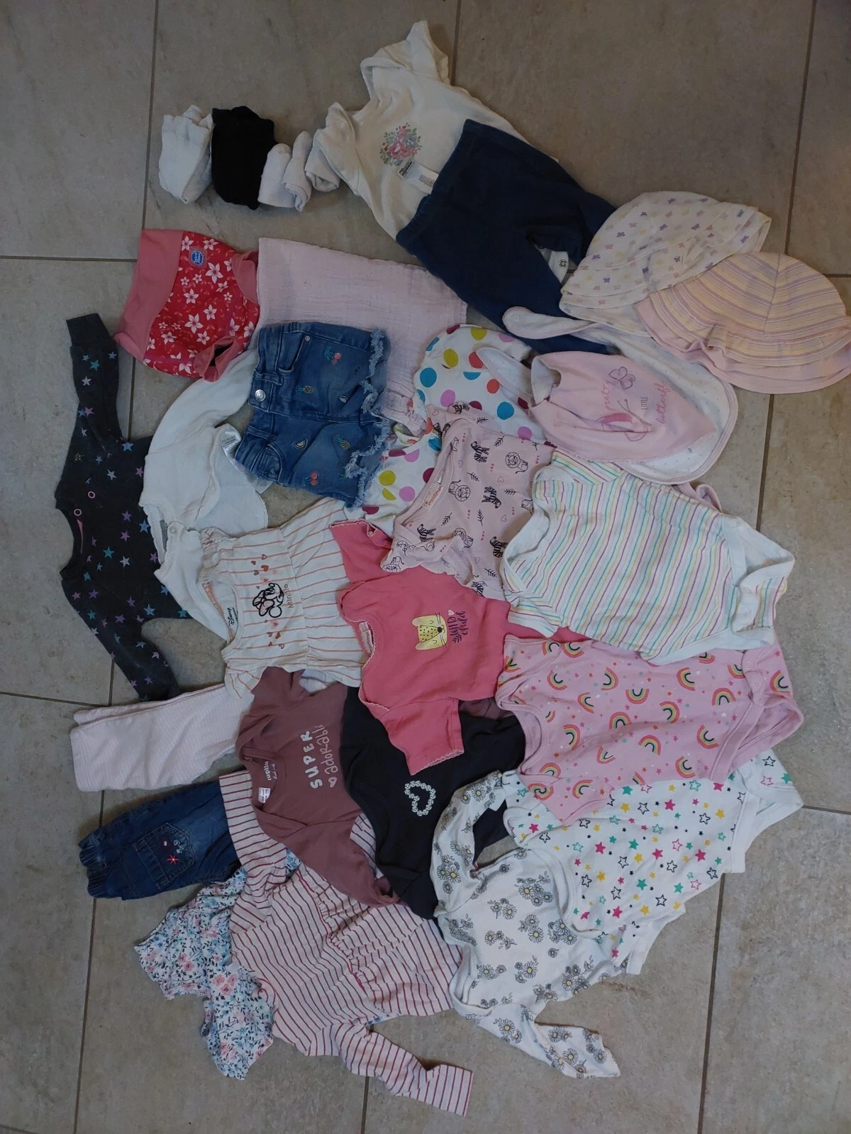 Baby Clothes aged 3-6 months - 29 items - Pack 112 - £15