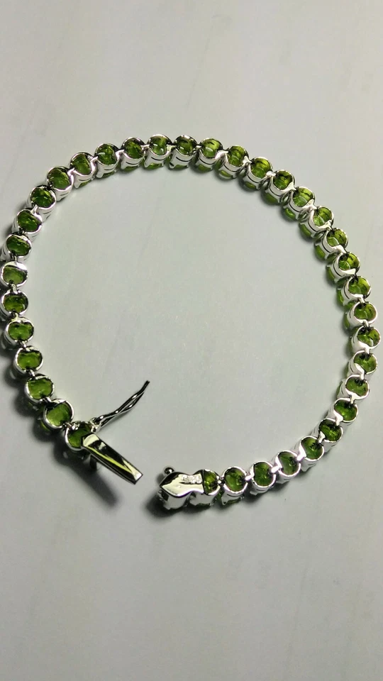 LIVELY UNTREATED NATURAL PERIDOT IN.925 STERLING SILVER TENNIS BRACELET 7.5 INC. - Image 2 of 4
