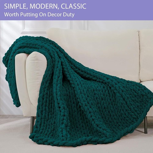 Cozy Dark Green Chunky Knit Throw Blanket - Hand Knitted with Geometric Pattern - Picture 5 of 10