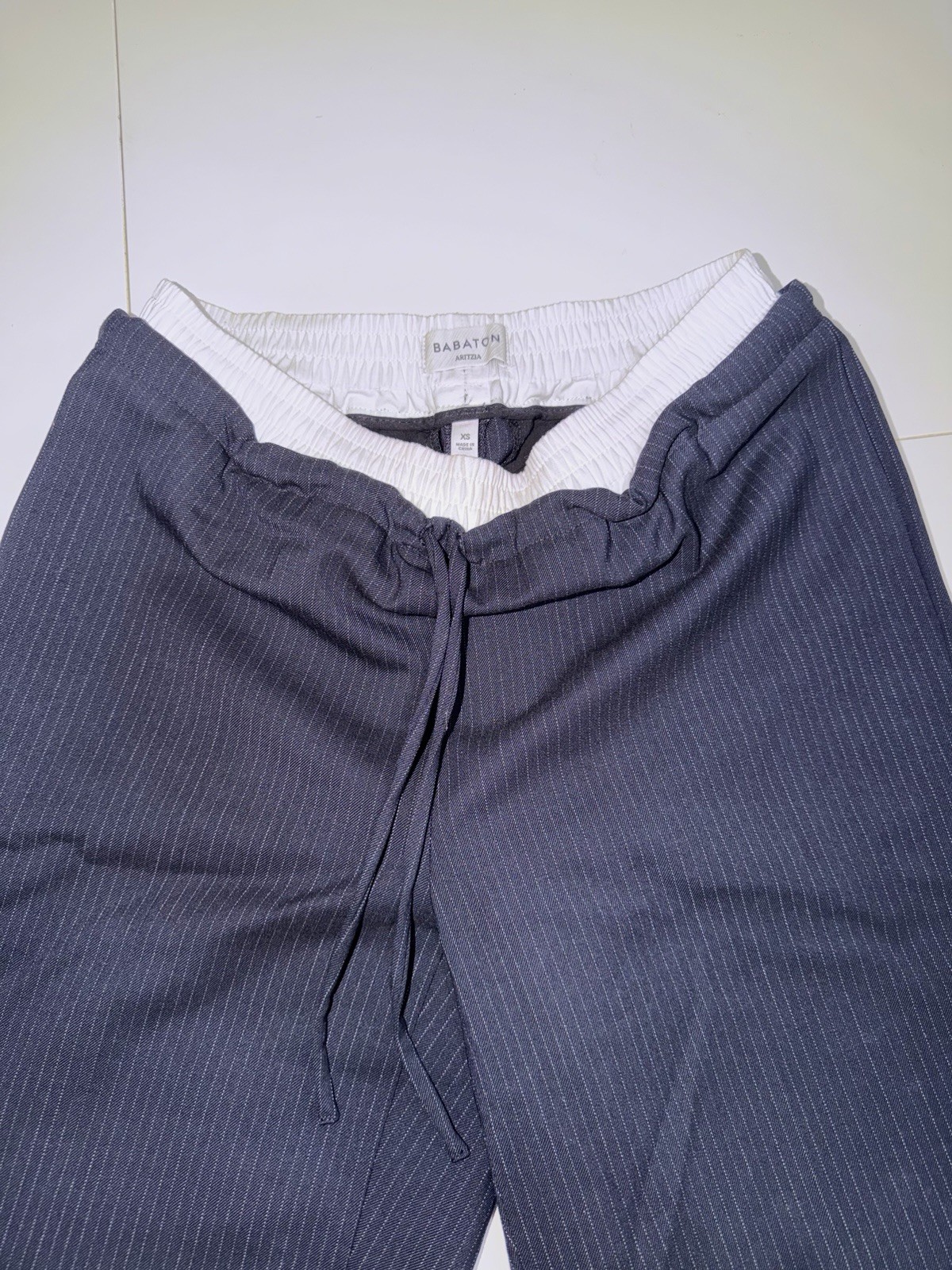 Aritzia Lightweight, softly structured trousers w… - image 4