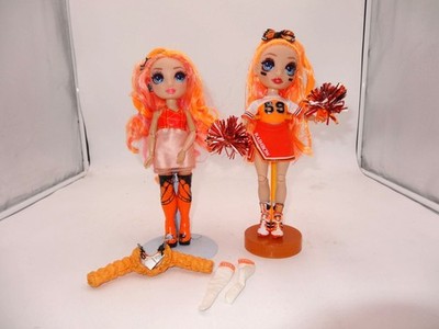 Rainbow High Cheerleader Poppy Rowan Doll Cheer Pom Poms and Poppy Rowan Fashion
