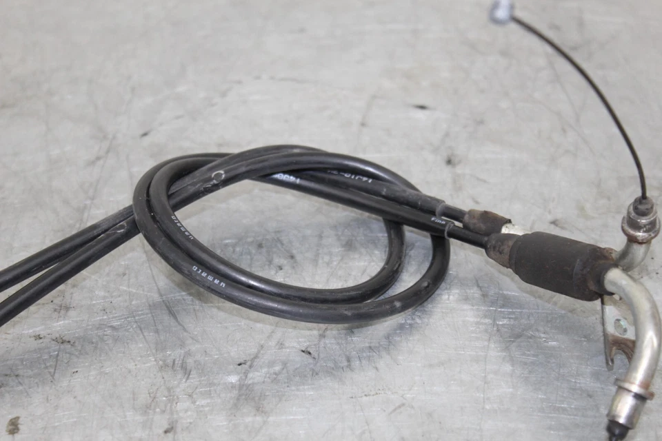 11-24 SUZUKI GSXR 600 THROTTLE CABLES 58300-14J11 58300-14J01 - Image 4 of 4