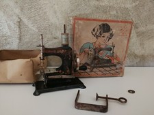 Ancienne Machine À Coudre De Jouet