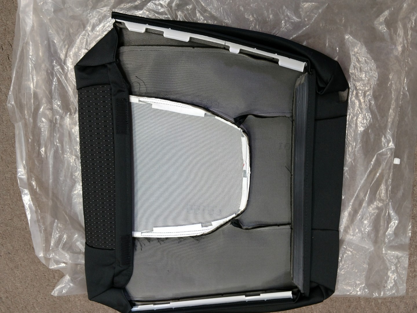 894602C112GAA NEW HYUNDAI OEM BLACK Rear RH Back Seat Cover 0608