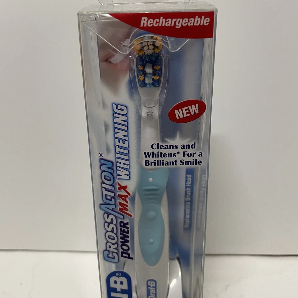Cepillo recargable blanqueador Oral B Cross Action Power Max Foto 3 de 4