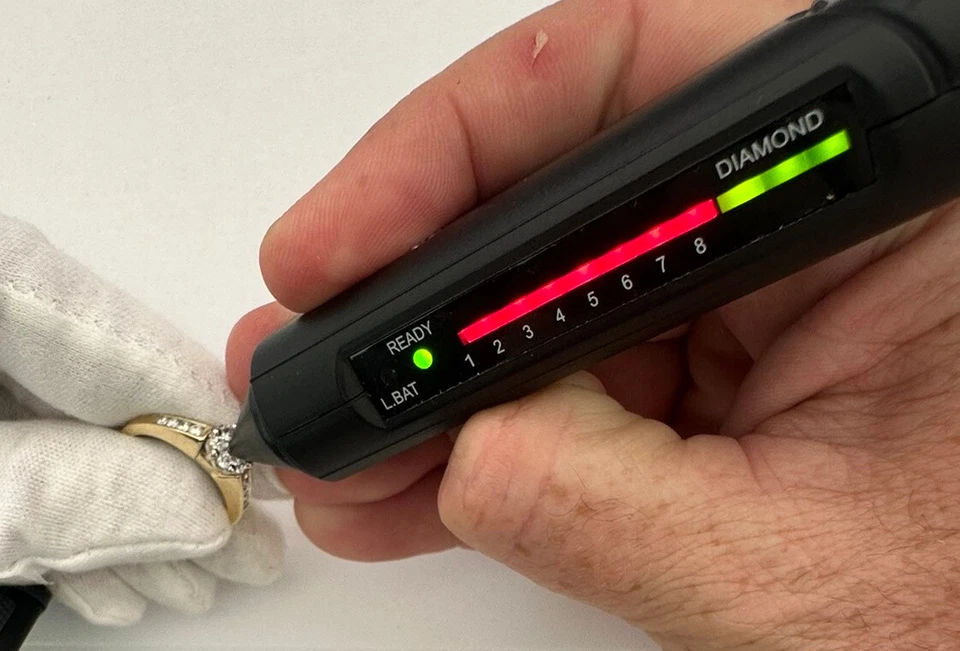 Anillo de compromiso de boda de aniversario de diamantes naturales de 3/4 quilates de oro amarillo de 10 quilates Foto 4 de 4