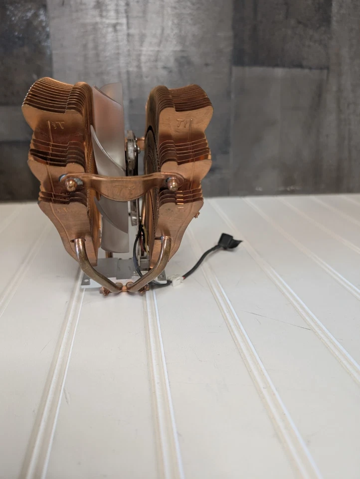 Enfriador de CPU de cobre Thermaltake V1 para Socket AM2 Foto 2 de 4