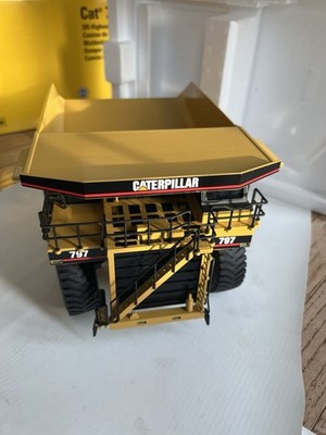 Caterpillar 797 Off Highway Truck 1:50 Scale Diecast Model NZG