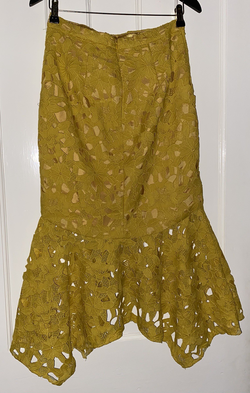 CHI CHI LONDON 'gillie' mustard crop top and midi skirt set sz.12 image 9