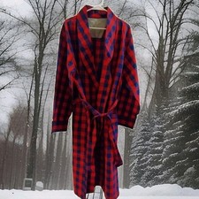 NAUTICA RED TARTAN RED SCOTCH PLAID MENS SLEEPWEAR / BATHROBE- SIZE LARGE