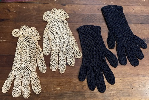 Antique Vintage Women Crocheted Fishnet Stocking Wrist Length Gloves Black Ivory