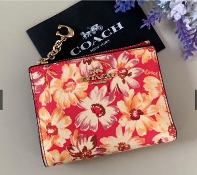 🌼 COACH Snap Card Case With Vintage Daisy Script Print (3595