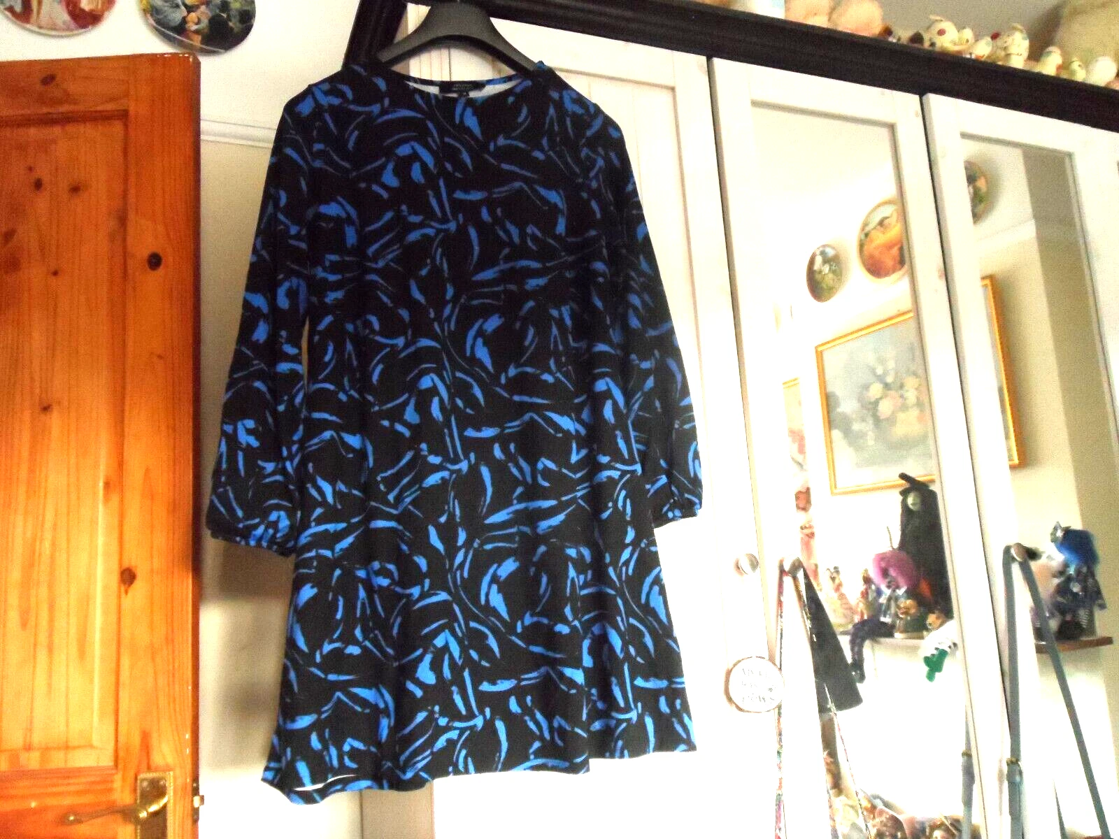 Picture 1 of 2