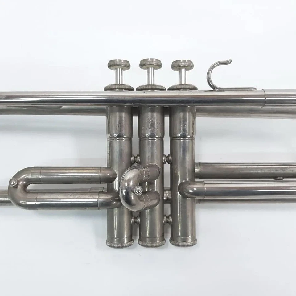YAMAHA YTR-135 YTR135 Trumpet Silver Color with Hard Case Mouthpiece used Japan - Image 4 of 4